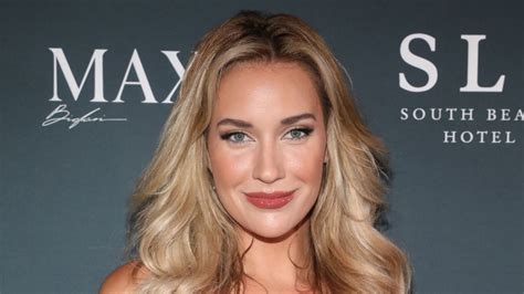 sexy pictures of paige spiranac|10 Empowering Photos of Paige Spiranac From Her SI Swimsuit。